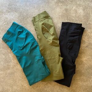 Blanqi Bundle of Black, Green, and Teal Maternity Leggings size Large